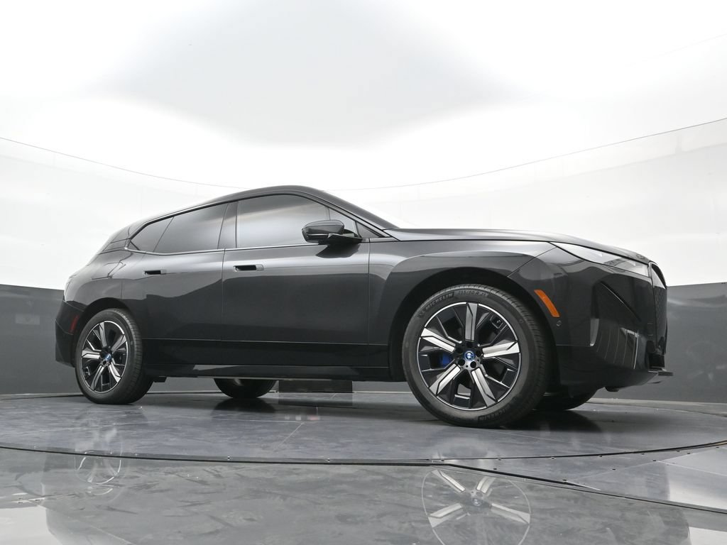 Used 2024 BMW iX xDrive50 w/ Sport Package AWD/4WD image 22