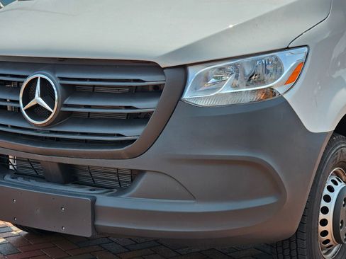 Used 2023 Mercedes-Benz Sprinter 3500 image 7