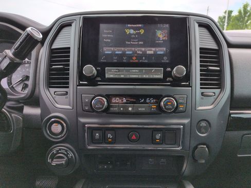 Used 2024 Nissan Titan SV w/ SV Convenience Package AWD/4WD image 22