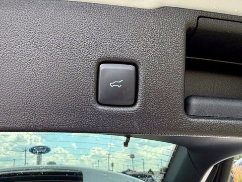 New 2025 Ford Escape SE image 15