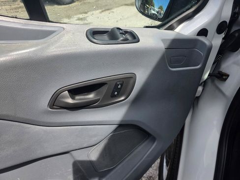 Used 2018 Ford Transit 150 130 Low Roof RWD image 19