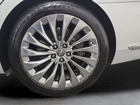 Used 2019 Genesis G90 3.3T Premium RWD image 25