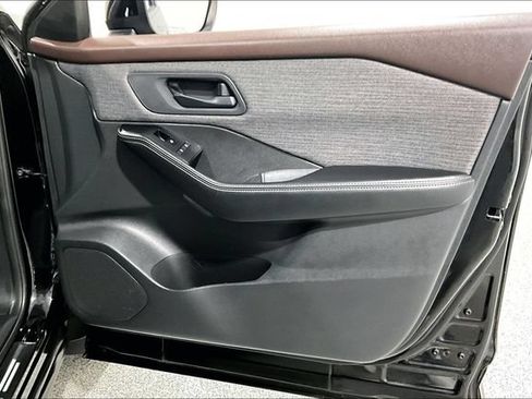 Used 2021 Nissan Rogue S AWD/4WD image 34