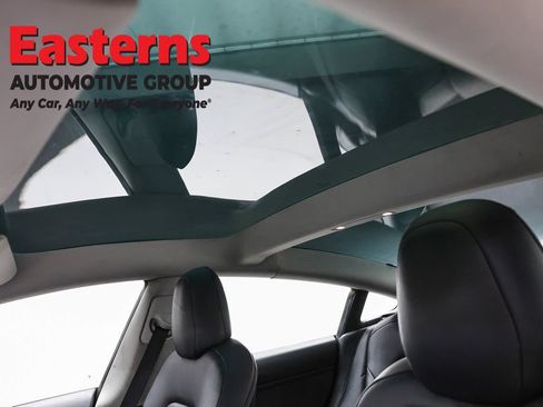 Used 2022 Tesla Model 3 Long Range AWD/4WD image 27