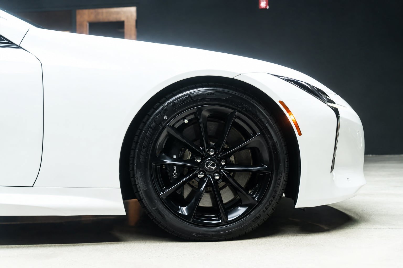 Used 2018 Lexus LC 500 Coupe w/ Touring Package RWD image 19