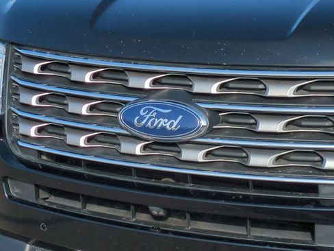 Used 2016 Ford Explorer Limited image 12