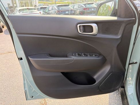 New 2026 Hyundai Venue SE FWD image 10