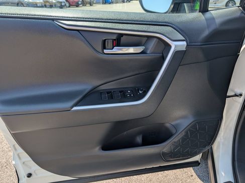 Used 2021 Toyota RAV4 XSE AWD/4WD image 15