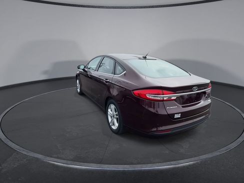 Used 2018 Ford Fusion SE w/ Fusion SE Technology Package image 6