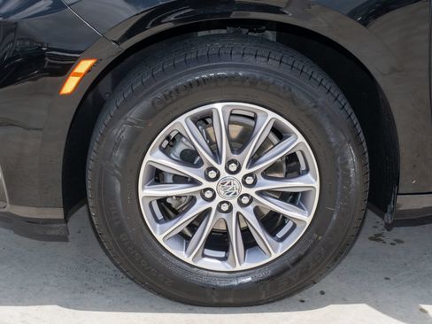 Used 2024 Buick Enclave Essence w/ Technology Package FWD image 40