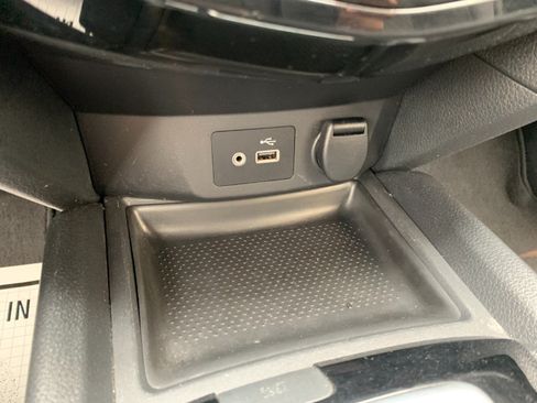 Used 2018 Nissan Rogue SV AWD/4WD image 20