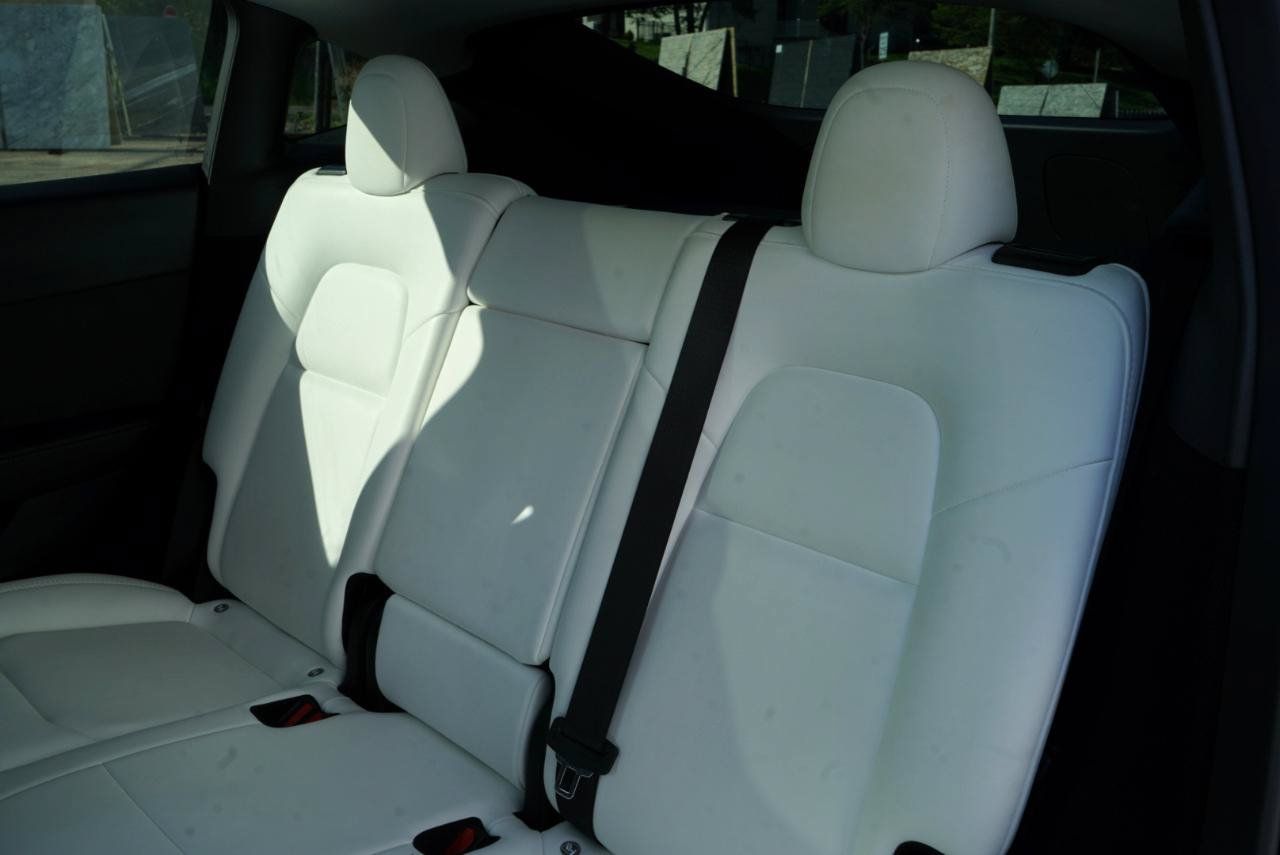 Used 2023 Tesla Model Y Performance AWD/4WD image 38