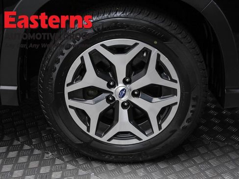Used 2023 Subaru Forester Premium image 35