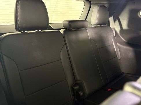 Used 2025 Buick Enclave Preferred image 18