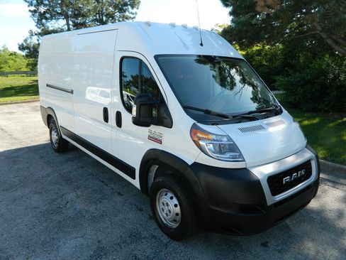 Used 2020 RAM ProMaster 2500 FWD image 3