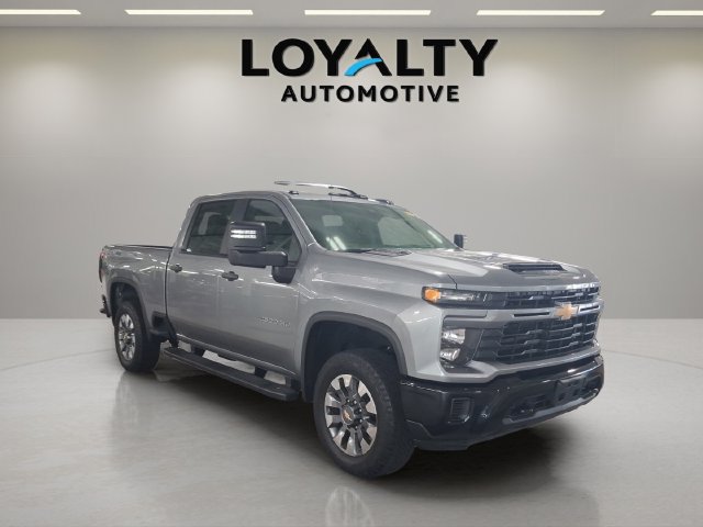 Used 2024 Chevrolet Silverado 2500 Custom w/ Custom Value Package AWD/4WD image 7