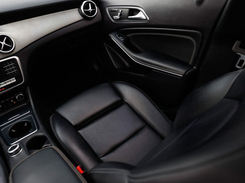 Used 2018 Mercedes-Benz GLA 250 image 27