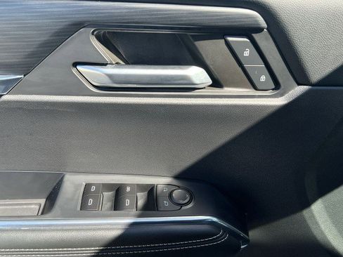 Used 2024 GMC Acadia Elevation image 22