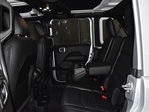 Used 2022 Jeep Wrangler Unlimited Sahara image 31