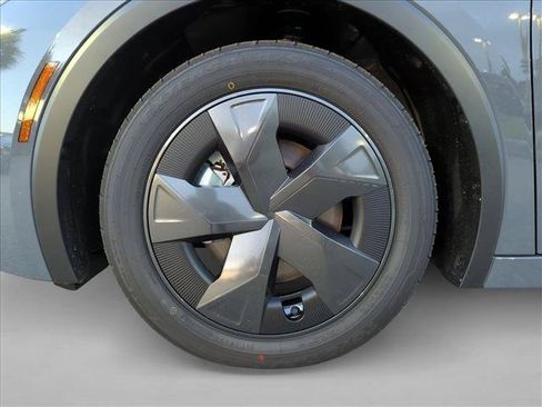 New 2026 Toyota Prius Plug-In Hybrid FWD image 10