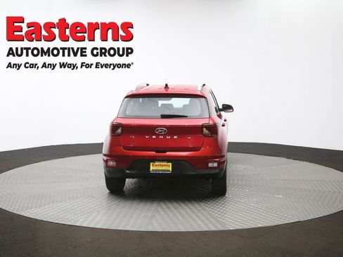 Used 2022 Hyundai Venue Limited image 36