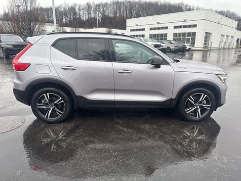 Used 2026 Volvo XC40 B5 Core w/ Climate Package image 5