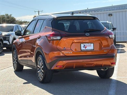 Used 2024 Nissan Kicks SV image 6