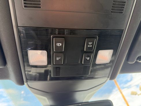 Used 2025 Volkswagen Jetta Sport FWD image 22