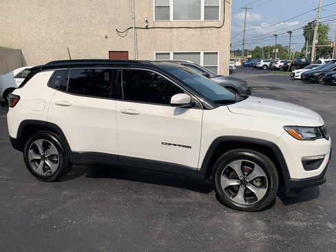 Used 2018 Jeep Compass Latitude w/ Popular Equipment Group AWD/4WD image 6