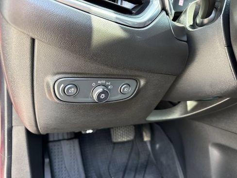 Used 2020 Chevrolet Equinox Premier FWD image 36