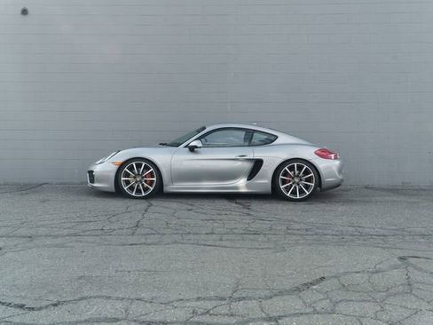 Used 2016 Porsche Cayman S image 2