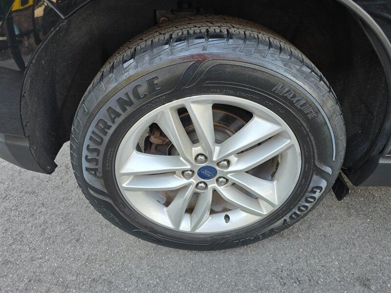 Used 2018 Ford Edge SEL w/ Equipment Group 201A AWD/4WD image 27