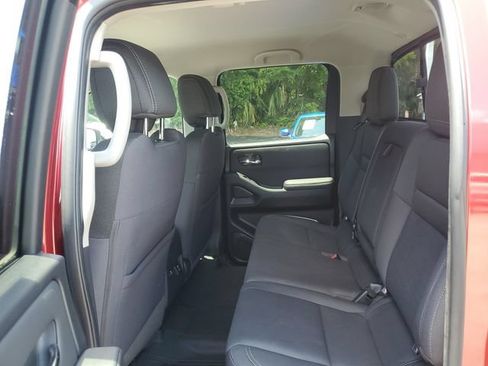 Used 2022 Nissan Frontier SV AWD/4WD image 10