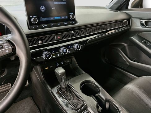 Used 2025 Honda Civic Sport image 25