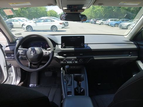 Used 2024 Honda Accord EX image 12