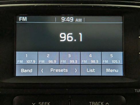 Used 2017 Kia Soul + FWD image 23