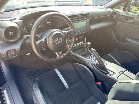 Used 2023 Toyota GR86 Premium image 19