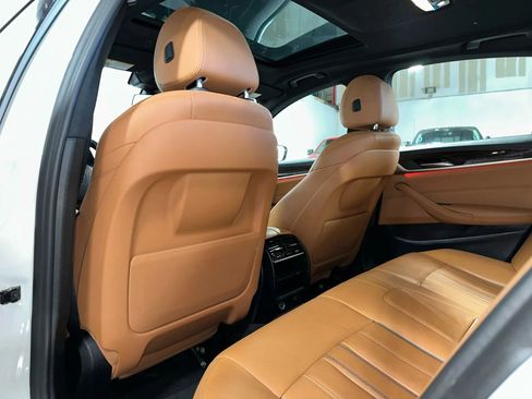 Used 2019 BMW 530i image 25