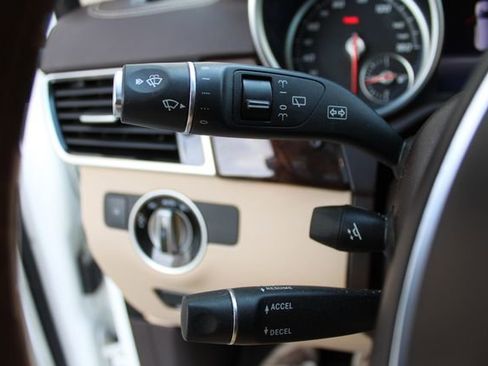Used 2017 Mercedes-Benz GLS 450 4MATIC image 8