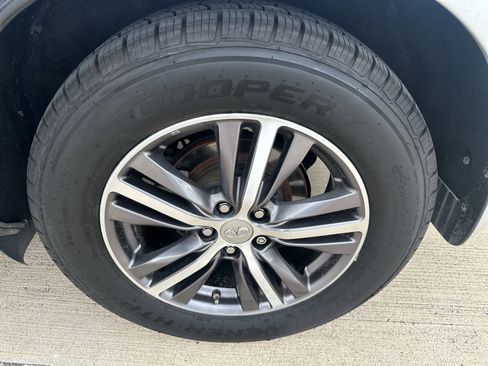 Used 2019 INFINITI QX60 Luxe w/ Essential Package FWD image 24