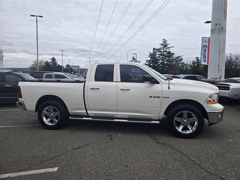 Used 2009 Dodge Ram 1500 Truck SLT w/ Big Horn Regional Pkg image 4