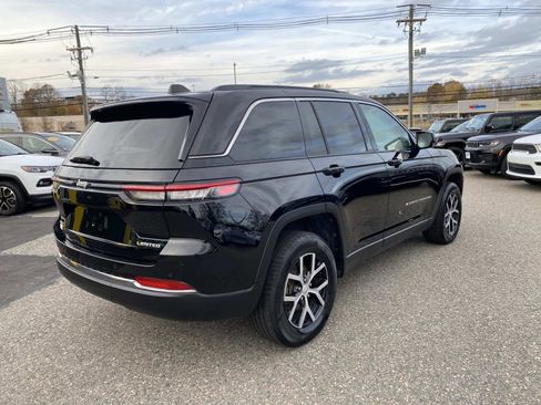 Certified 2024 Jeep Grand Cherokee Limited image 3