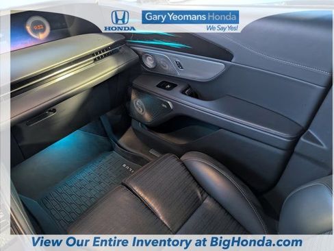 Used 2024 Lincoln Nautilus Reserve w/ Equipment Group 203A AWD/4WD image 17