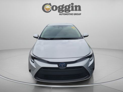 Used 2023 Toyota Corolla LE w/ LE Convenience Package FWD image 6
