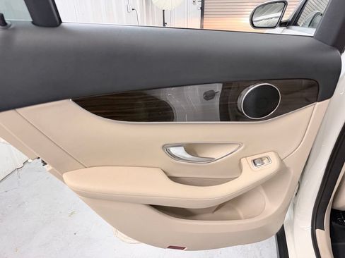 Used 2019 Mercedes-Benz GLC 300 image 31