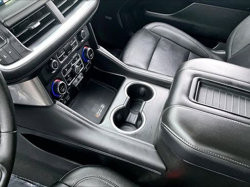 Used 2024 Chevrolet Suburban LT image 15