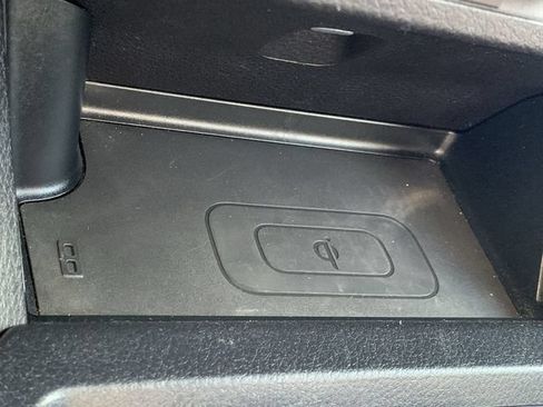 Used 2019 Toyota Tacoma TRD Sport AWD/4WD image 25