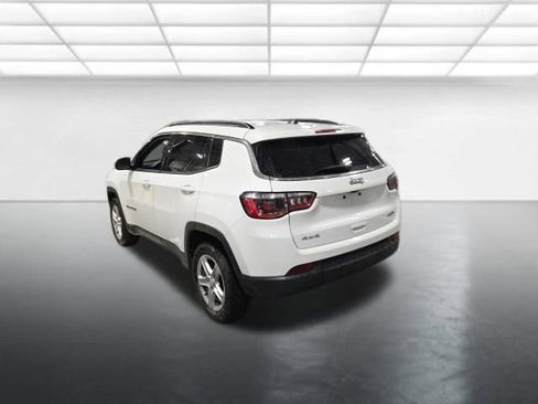 Used 2024 Jeep Compass Latitude AWD/4WD image 6