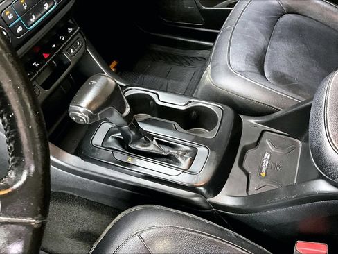Used 2018 Chevrolet Colorado ZR2 AWD/4WD image 17