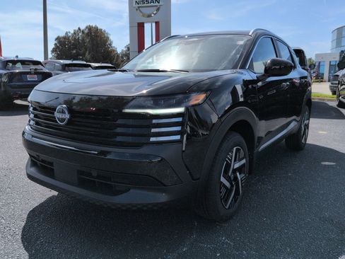 New 2026 Nissan Kicks SV w/ Charging Package FWD image 8